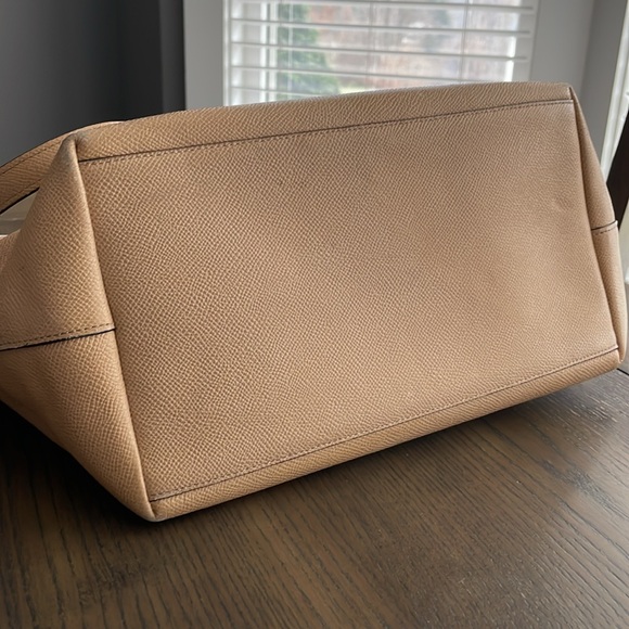 Coach tan leather tote with gold hardware & chain - Picture 5 of 11